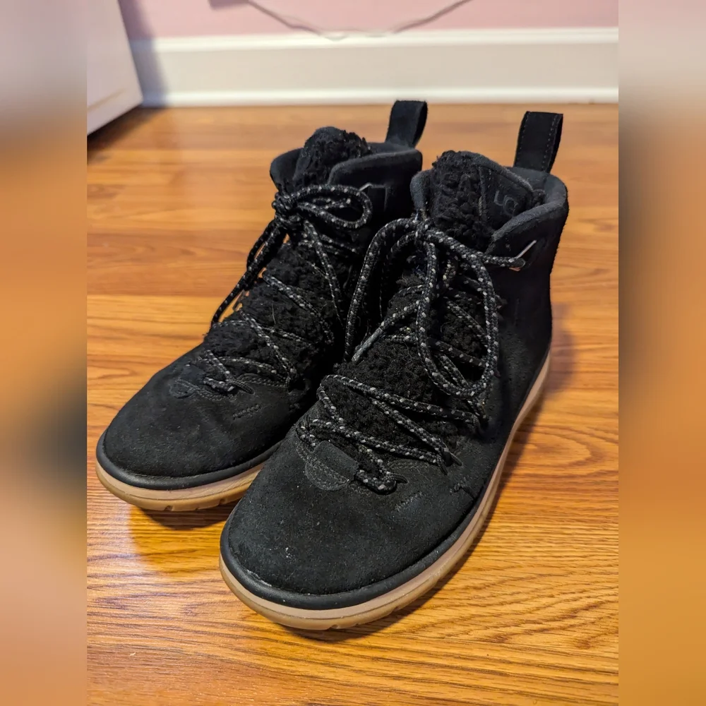 Ugg Lakesider Heritage Mid size 7.5